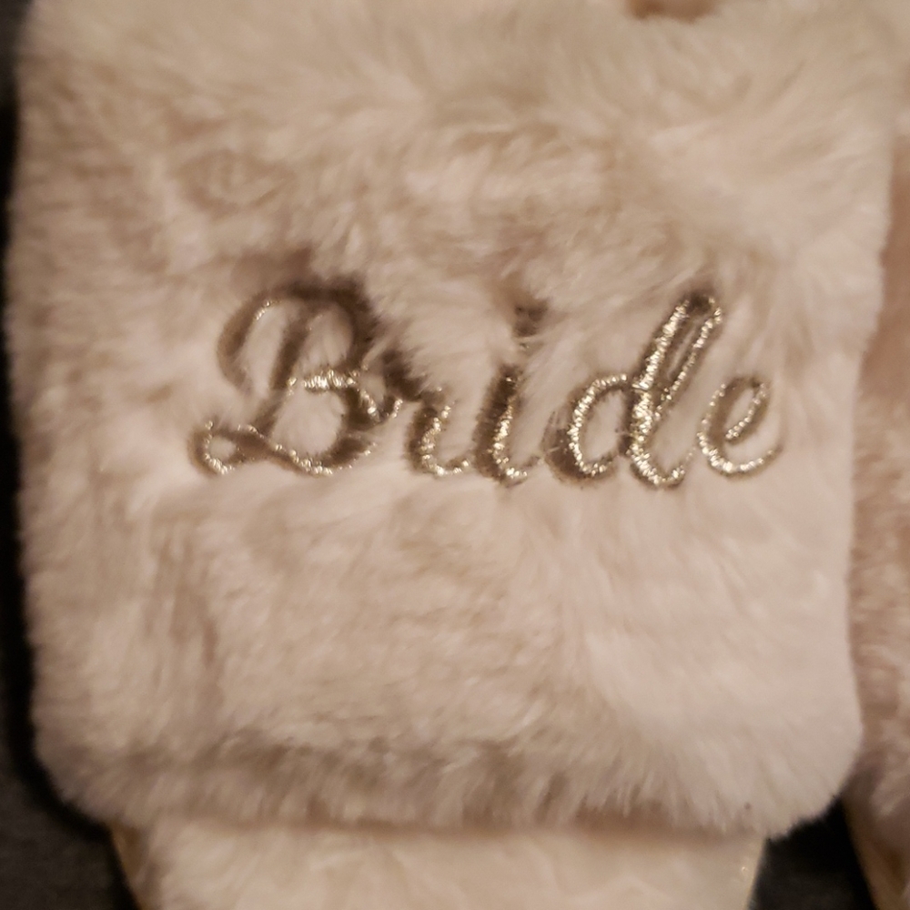 Ladies Slippers - Picture 5 of 6